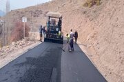 ببینید| ادامه عملیات آسفالت محور روستایی کلارود-گشنادر از توابع جاده کرج کندوان
