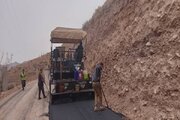 ببینید| ادامه عملیات آسفالت محور روستایی کلارود-گشنادر از توابع جاده کرج کندوان