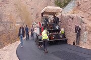 ببینید| ادامه عملیات آسفالت محور روستایی کلارود-گشنادر از توابع جاده کرج کندوان