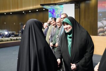 ببینید | اختتامیه رویداد ملی «شهدا در نگاه نسل نو» با حضور مشاور وزیر راه و شهرسازی در امور بانوان و خانواده/ اصفهان