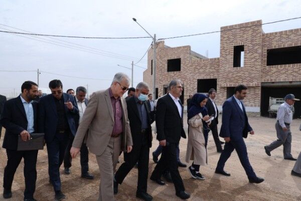بازدید معاون وزیر راه و شهرسازی از پروژه‌های مسکن یزد / تحویل بخشی از واحدهای یزد تا پایان سال