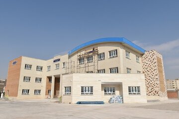 ببینید | تکمیل مدرسه مسکن مهر گرمسار از محل اعتبار سازمان ملی زمین و مسکن