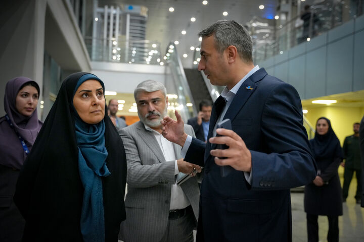 ببینید |بازید وزیر راه و شهرسازی از طرح های توسعه ترمینال یک فرودگاه امام خمینی(ره)