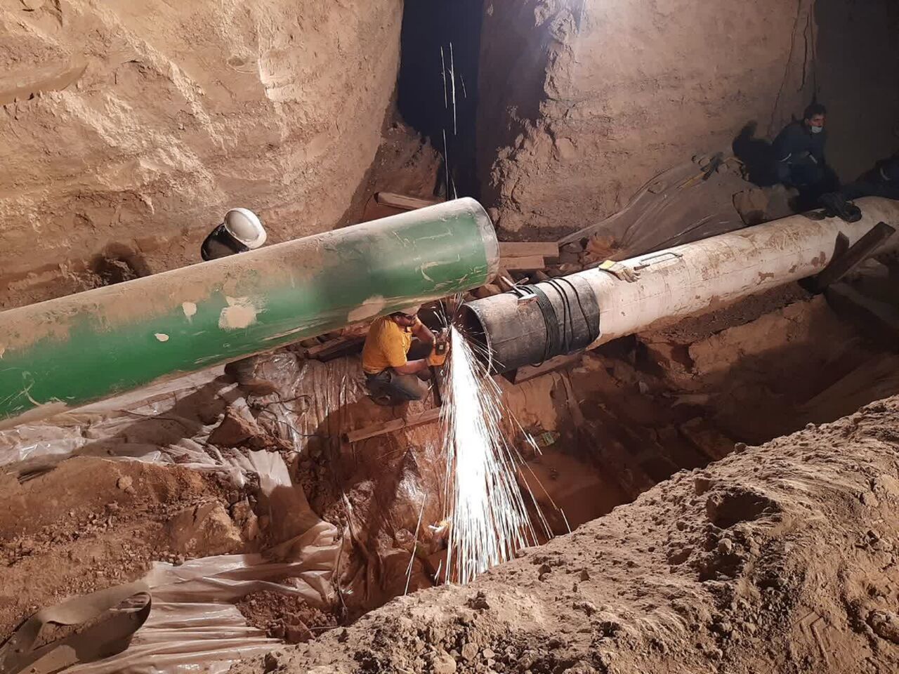 جابه‌جایی خط لوله نفت برای تسریع در اجرای آزادراه حرم تا حرم انجام شد