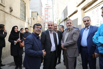 ببینید |  بازدید معاون وزیر راه و شهرسازی از پروژه‌های بازآفرینی شهری منطقه ۱۲ تهران