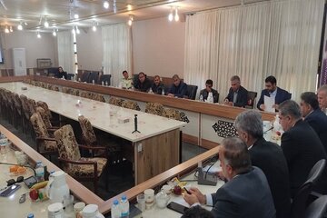 ببینید| نشست بررسی مسائل و مشکلات حوزه مسکن و املاک ایذه با حضور معاون وزیر و مدیرعامل سازمان ملی زمین و مسکن