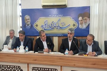 بررسی ۷ مسئله املاکی و پروژه مسکن شهرستان ایذه با حضور معاون وزیر راه