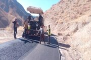 ببینید| عملیات آسفالت محور روستایی کلارود – گشنادر در مسیر کرج–کندوان