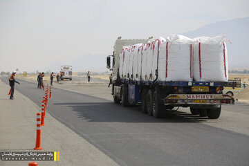 ویدیو| بازگشایی آزمایشی قطعه نخست باند دوم محور راهبردی لار – بندرعباس به طول ۱۰ کیلومتر