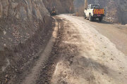 ببینید| عملیات تیغه زنی و پاکسازی سطح راه محور باینگان به روستای زردوئی شهرستان پاوه استان کرمانشاه