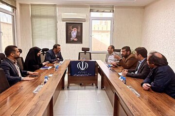 نشست مشترک راه و شهرسازی با فرماندار سرخس برای حل مسائل نهضت ملی مسکن