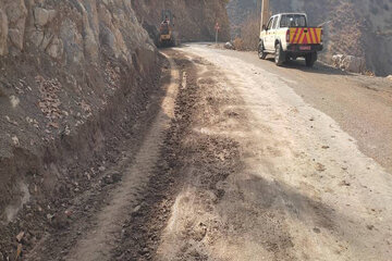 ببینید| عملیات تیغه زنی و پاکسازی سطح راه محور باینگان به روستای زردوئی شهرستان پاوه استان کرمانشاه