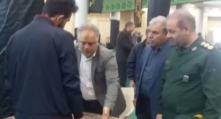 میز خدمت با حضور مدیر کل راه و شهرسازی استان زنجان برگزار شد 