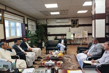 بررسی پروژه‌های راه و مسکن در نشست نماینده مردم حوزه انتخابیه سراوان و مدیرکل راه و شهرسازی سیستان و بلوچستان