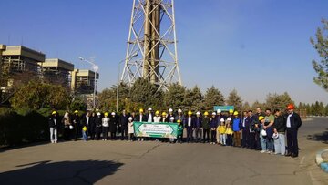 آشنایی نزدیک خانواده‌ها و کارکنان راهداری قزوین با فرآیند تولید برق در نیروگاه شهید رجایی