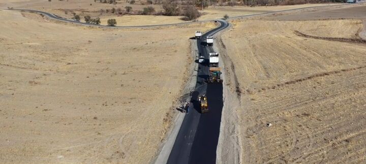 ویدیو | عملیات تعریض، زیرسازی و روکش آسفالت محور حسین‌آباد، کله‌سر و مشانه به همت راهداری قزوین