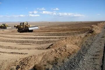 اجرای عملیات شیب شیروانی در محور مهنه – شادمهر استان خراسان رضوی