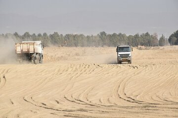 عملیات آماده سازی اراضی هکتاری سوکان سمنان