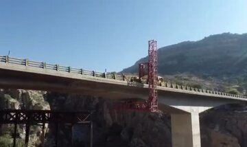 دستگاه تخصصی بازدید پل در پل دره نرگسی محور شیراز – کازرون