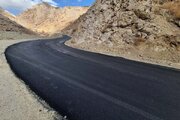 ببینید|عملیات آسفالت محور روستایی آزادبر از توابع جاده کرج کندوان