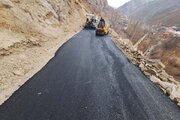 ببینید|عملیات آسفالت محور روستایی آزادبر از توابع جاده کرج کندوان