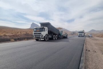 ویدیو| اجرای عملیات تراش و روکش آسفالت محور سیرجان–بردسیر