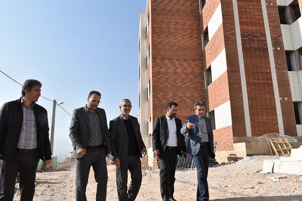 بازدید مدیرکل راه و شهرسازی استان سمنان از پروژه 138 واحدی مهدیشهر