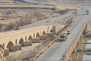 ویدیو|عملیات تجدید خط کشی محور بیجار _ تکاب به طول ۳۵ کیلومتر باند توسط راهداران شهرستان بیجار کردستان