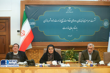 ببینید | نشست سراسری فرماندهان رده های مقاومت بسیج وزارت راه و شهرسازی با حضور وزیر راه و شهرسازی