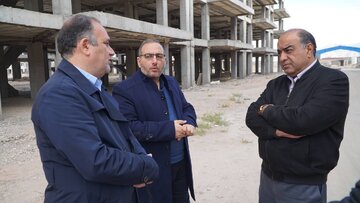 بازدید مسئولان ملی و استانی از پروژه طرح نهضت ملی مسکن بلدالامین کرمان