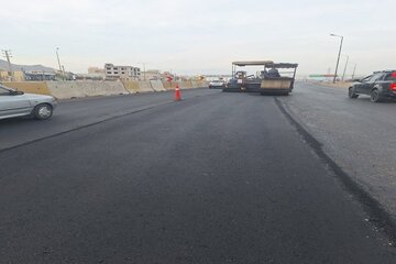 آغاز عملیات گسترده بهسازی و روکش آسفالت در محور کمربندی سمنان و محور سمنان – مهدی‌شهر