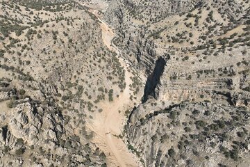 پروژه حیاتی راهداری در مسیر امامزاده نورالدین(ع)