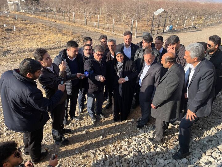 بازدید وزیر راه و شهرسازی از اتمام عملیات ریل گذاری دو خطه زنجان-قزوین