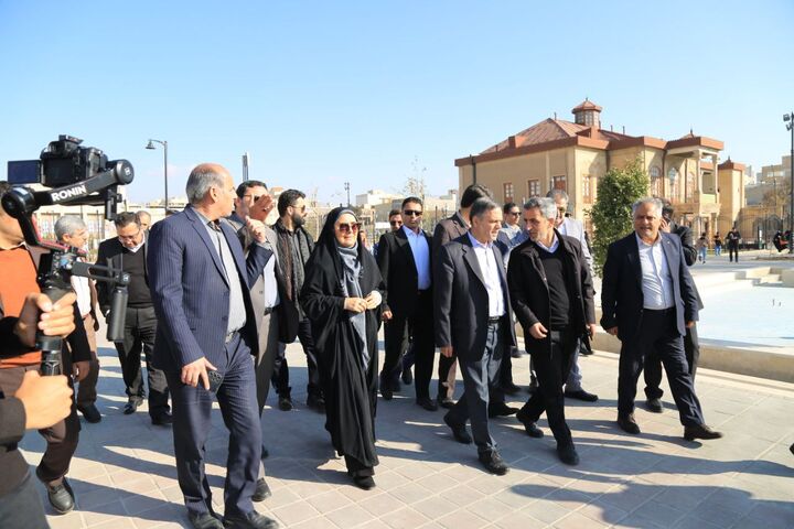 بازدید وزیر راه و شهرسازی از بزرگترین پروژه بازآفرینی کشور در سبزه میدان زنجان 