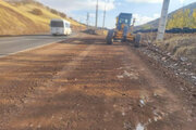 ببینید| تداوم عملیات تیغه زنی و تسطیح شانه در محور پاوه به نوسود استان کرمانشاه