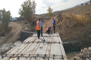ببینید|  اجرای عملیات دستک های پل باکسی در حال احداث روستای باویسی در نقطه صفر مرزی دشت ذهاب استان کرمانشاه