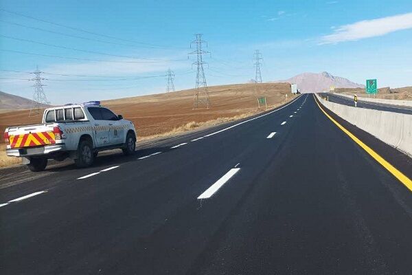 اجرای  ۶۰ کیلومتر روکش آسفالت و  ۱۵۰ کیلومتر خط کشی در محور های مواصلاتی شهرستان ازنا