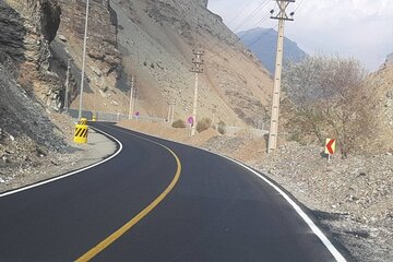 ببینید|عملیات خط کشی محور کرج- کندوان حوزه راهداری گچسر