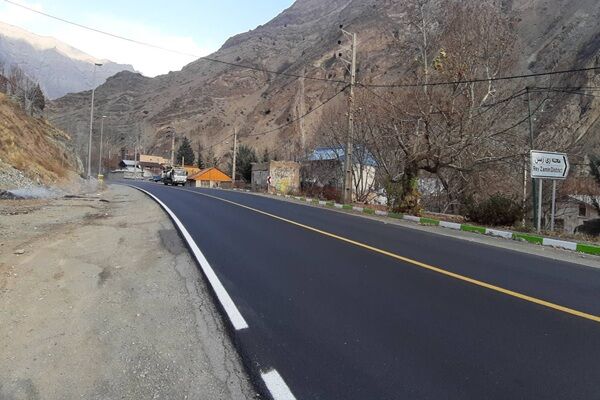 ببینید|عملیات خط کشی محور کرج کندوان حوزه راهداری گچسر