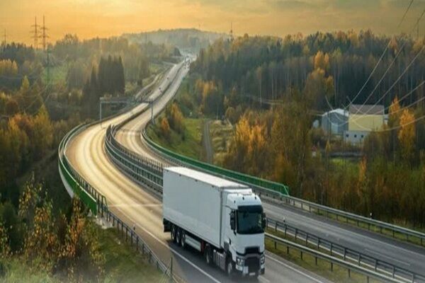 رشد ۶ درصدی تردد ناوگان صادراتی و وارداتی از پایانه‌های مرزی آذربایجان‌ غربی