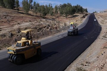 آسفالت محور لرینی-لومار شهرستان سیروان