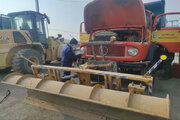 ببینید|  عملیات نصب تیغه برف‌روب ماشین آلات راهداری مستقر در راهدارخانه چهار زبر استان کرمانشاه