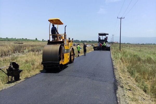 بهسازی و روکش آسفالت ۲۴ کیلومتر راه های روستایی بهشهر