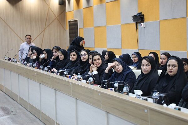 ببینید| آیین تجلیل از بانوان شاغل در اداره کل راه و شهرسازی خوزستان و گرامیداشت روز زن