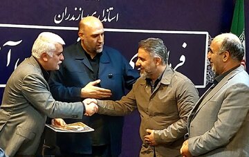 تحویل رسمی زمین برای ساخت ۱۰۰ واحد مسکونی محرومین آمل به بنیاد مسکن استان مازندران