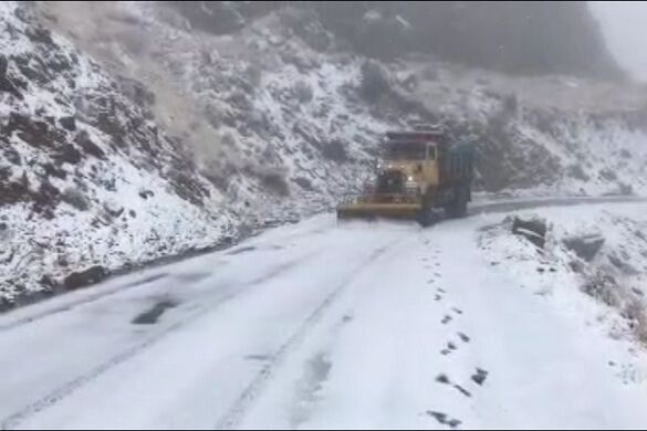 ویدئو | اجرای عملیات برف‌روبی محور سه راهی شهداء(ملندو) به نوسود در شهرستان پاوه توسط راهداران استان کرمانشاه