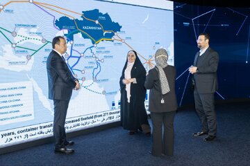 ببینید | همراهی وزیر راه و شهرسازی با رئیس جمهور محترم در سفر به کشور قزاقستان