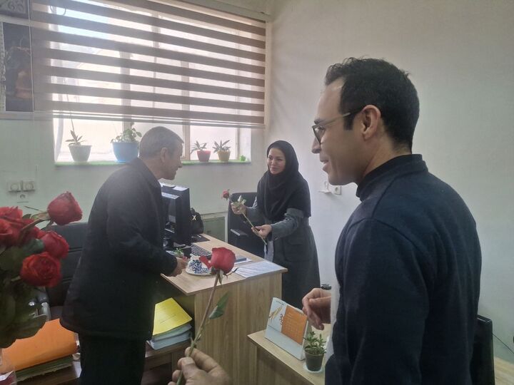 تجلیل مدیر کل راه و شهرسازی سیستان و بلوچستان از بانوان شاغل این اداره کل همزمان با میلاد فرخنده حضرت فاطمه زهرا(س)