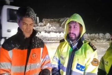 ویدیو| روایت همراهی پلیس‌ راه و نیروهای راهداری و حمل ونقل جاده ای شهرستان تکاب در عملیات برف‌روبی