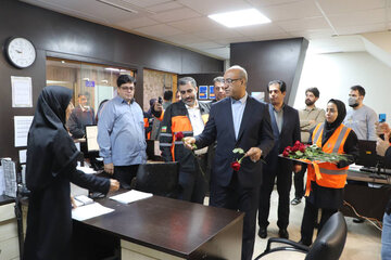 ببینید | تبریک روز زن و مادر توسط استاندار به بانوان اداره کل راهداری و حمل و نقل جاده ای استان کرمانشاه